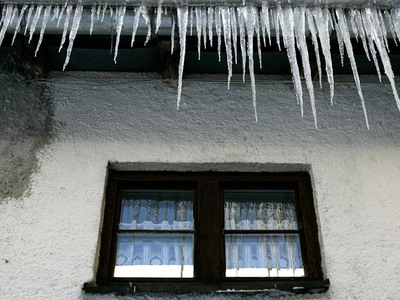 Hausbesitzer müssen Eiszapfen beseitigen