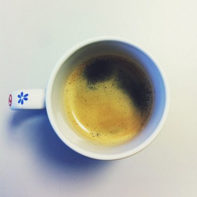 Kaffeesatz vom Kaffeebrühen weiterverwenden