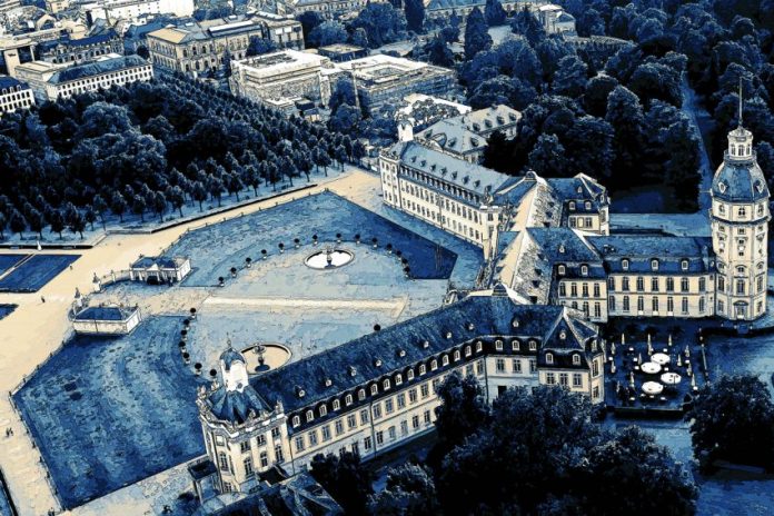 Schloss Karlsruhe Luftbildaufnahme / Vogelperpektive