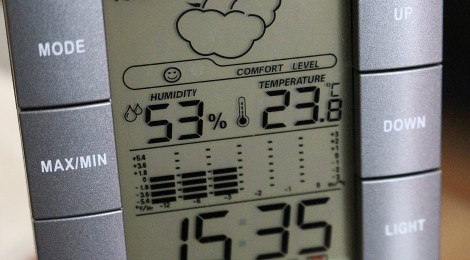 Wetterstation misst Temperatur und Raumfeuchtigkeit